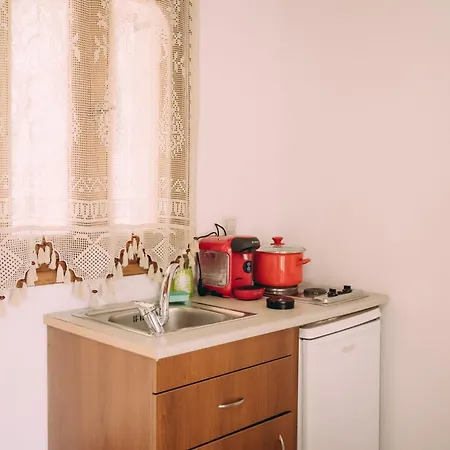 Trikalioti's Lush Estate Daire