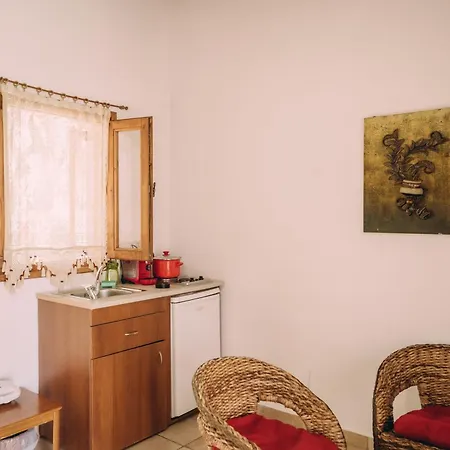 Trikalioti's Lush Estate Daire *