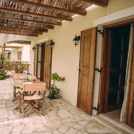 Daire Trikalioti's Lush Estate Palouki