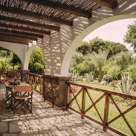 Daire Trikalioti's Lush Estate Palouki