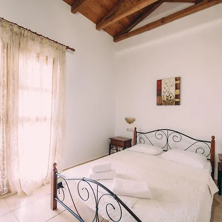 Trikalioti's Lush Estate *