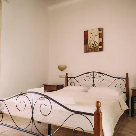 Trikalioti's Lush Estate * Palouki