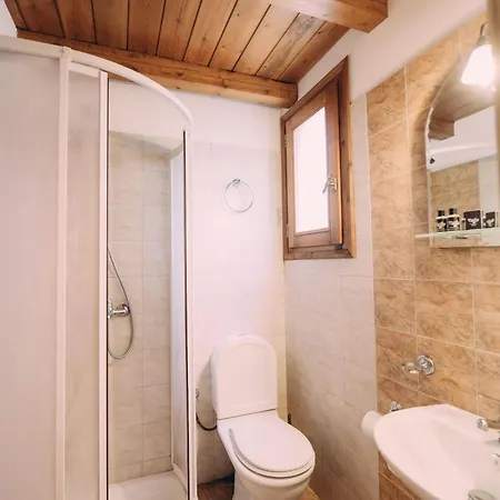 Trikalioti's Lush Estate Daire *