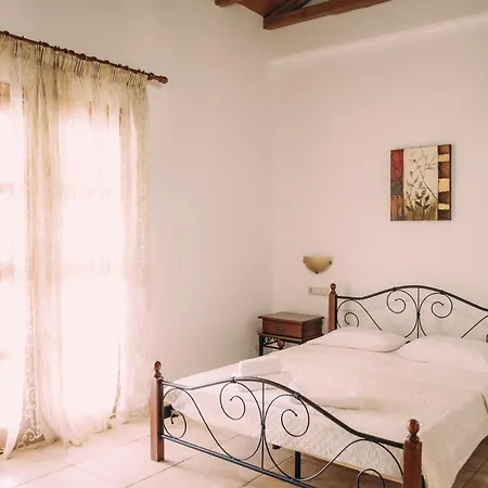 Trikalioti's Lush Estate *