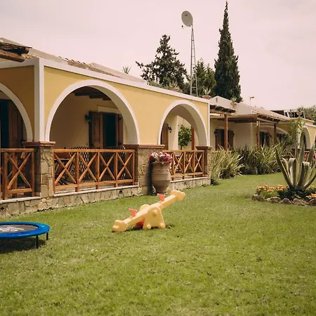 Trikalioti's Lush Estate * Palouki