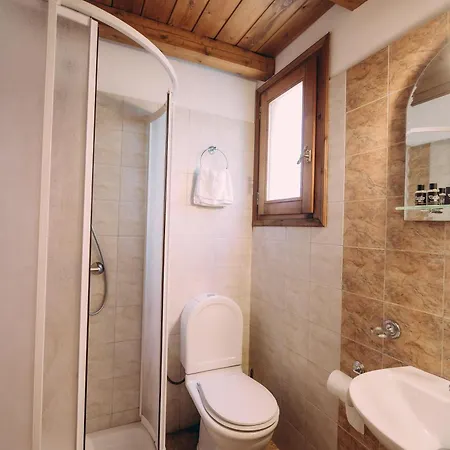 Trikalioti's Lush Estate Daire *