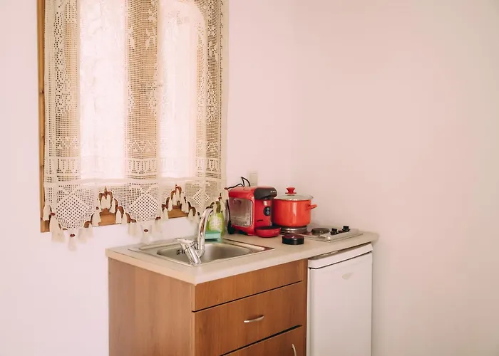 Trikalioti's Lush Estate Appartement