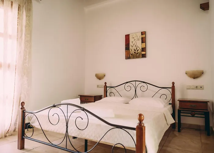 Trikalioti's Lush Estate * Palouki