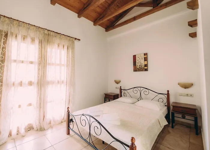 Trikalioti's Lush Estate Appartement *