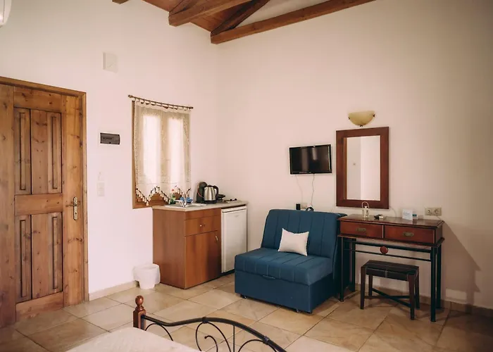 Trikalioti's Lush Estate *